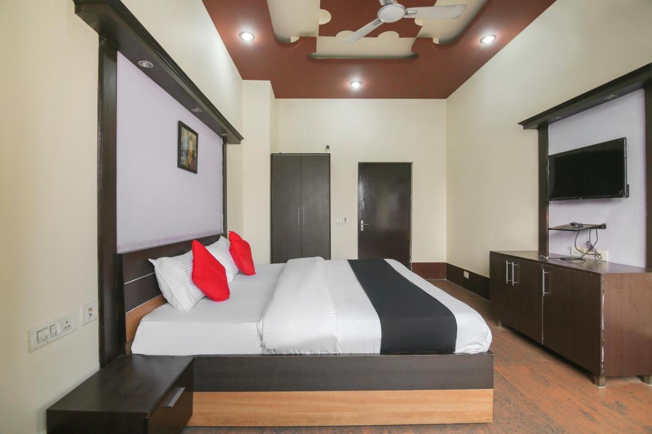 Capital O 68148 Hotel Shree Jee Palace Ghaziabad Esterno foto