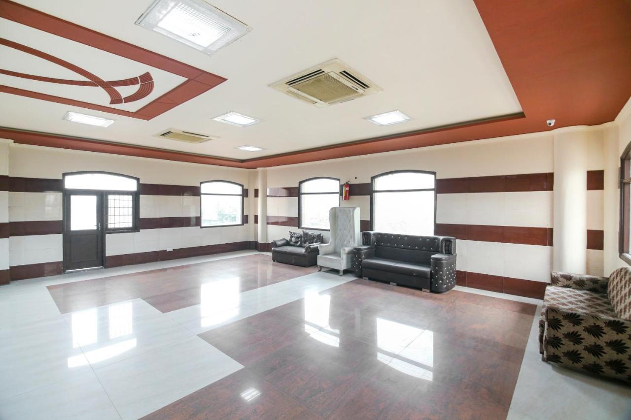 Capital O 68148 Hotel Shree Jee Palace Ghaziabad Esterno foto