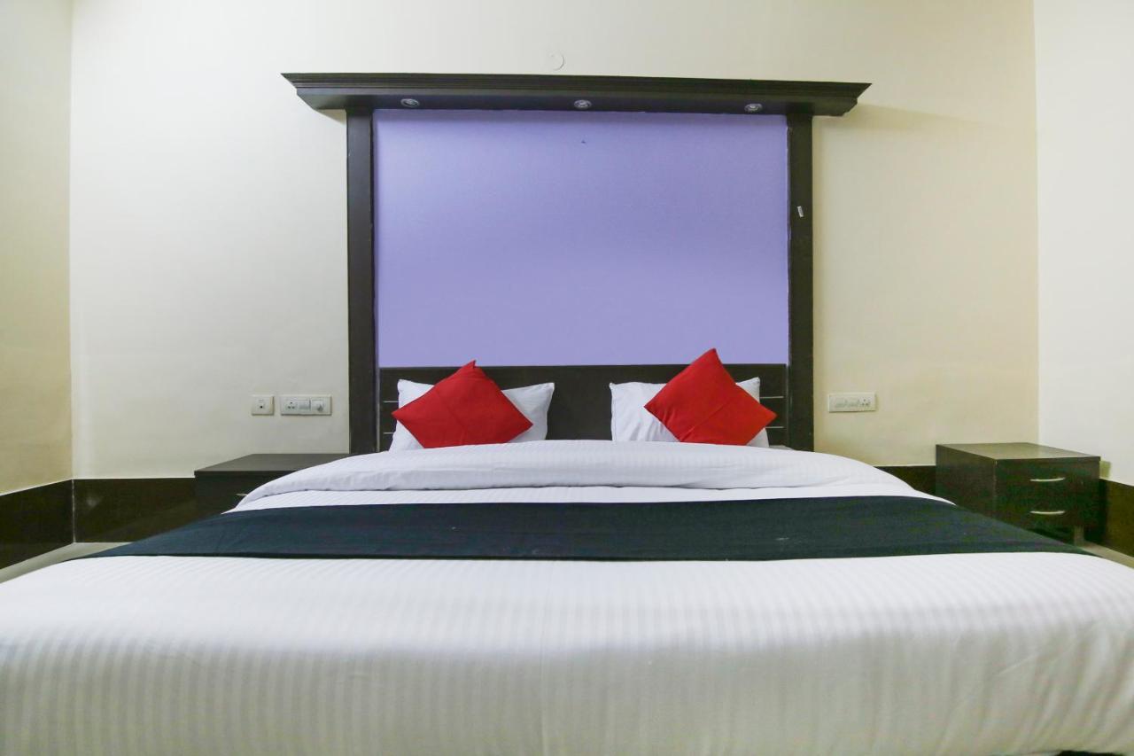 Capital O 68148 Hotel Shree Jee Palace Ghaziabad Esterno foto