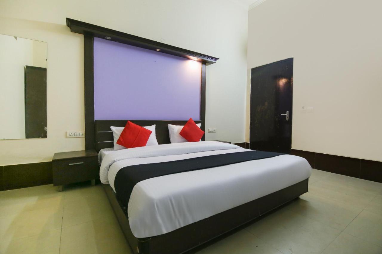 Capital O 68148 Hotel Shree Jee Palace Ghaziabad Esterno foto