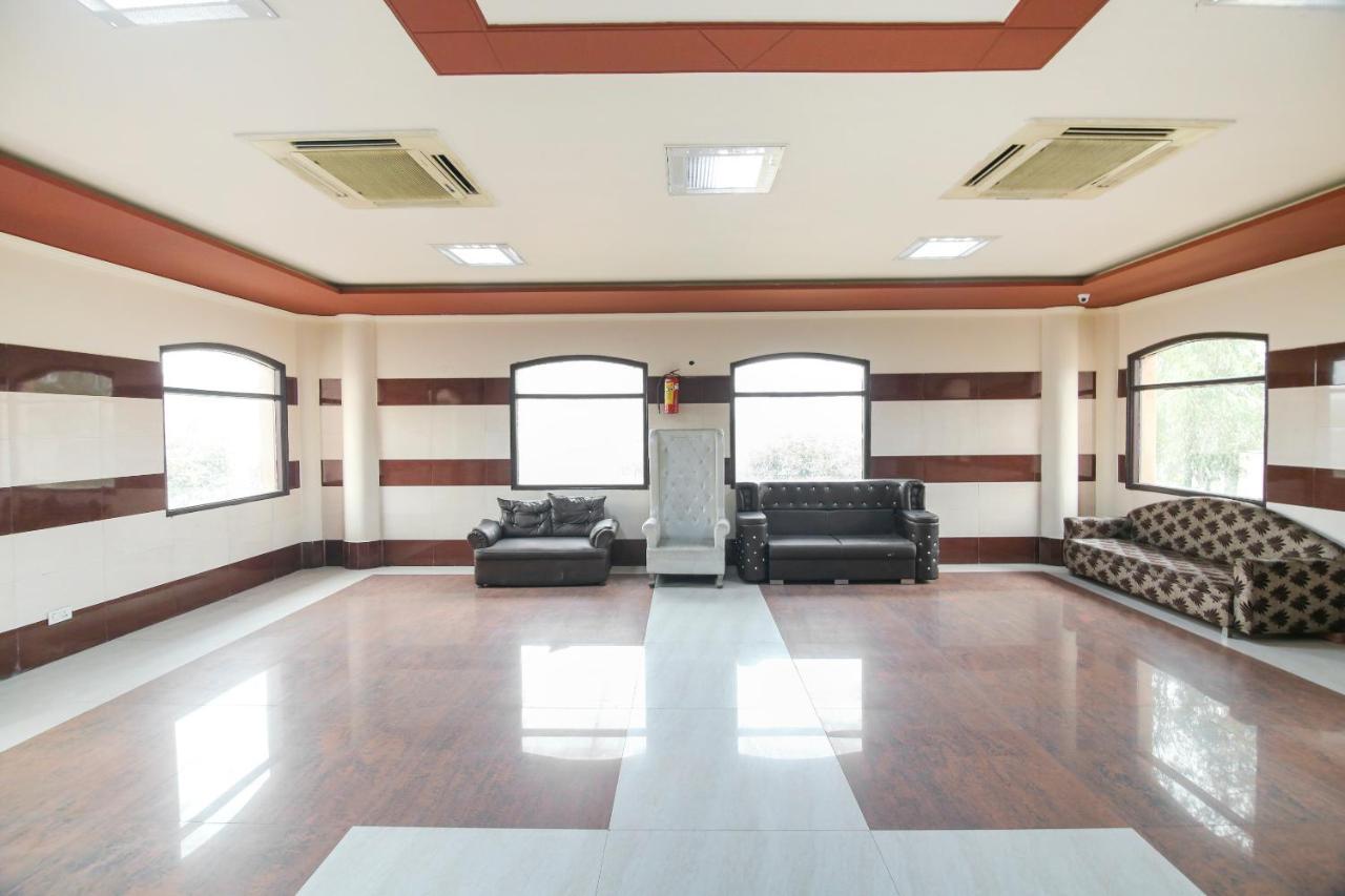 Capital O 68148 Hotel Shree Jee Palace Ghaziabad Esterno foto