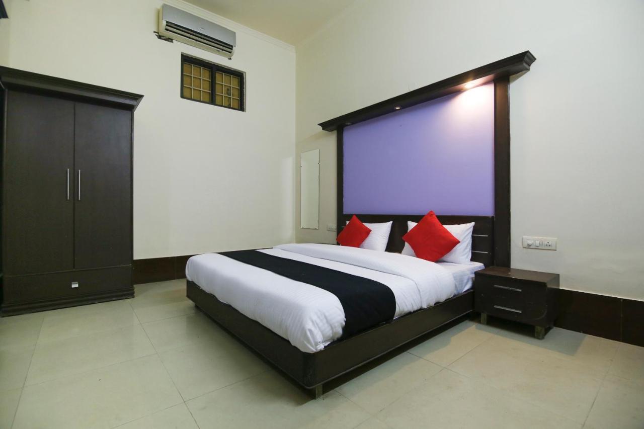 Capital O 68148 Hotel Shree Jee Palace Ghaziabad Esterno foto
